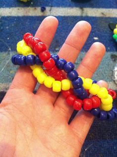 Kandi Friendship Bracelets, Small Kandi Cuff, Easy Kandi, Kandi Single Ideas, Clown Kandi, Kandi Projects, Kandi Inspiration, Rave Bracelets