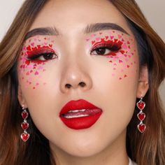 18 Valentine's Day Makeup Looks: Classic, Colorful, Neon & Bold! Vday Makeup, Pink Eyeshadow Palette, Valentine's Day Makeup, Makeup Pictorial, Day Makeup Looks, Make Up Inspiration, Valentines Day Makeup, Valentines Makeup