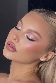 Prom Eye Makeup, Pink Eye Makeup, Formal Makeup, Makijaż Smokey Eye, Makeup Eye Looks, Glamour Makeup, Pink Eyeshadow, Pink Makeup