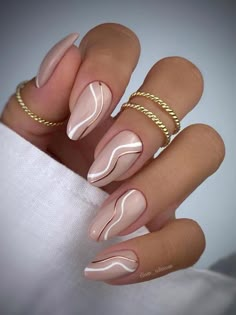 Ongles Beiges, Beige Nails Design, Fancy Nails Designs, Beige Nails, Elegant Nails, Fancy Nails