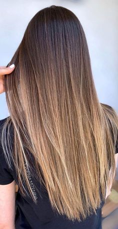 Autumn Hair Colours, Ombre Hair Color For Brunettes, Balayage Straight Hair, Brown Straight Hair, Autumn Hair, Brown Ombre Hair, Ombre Hair Blonde, Brunette Hair With Highlights, Cute Autumn