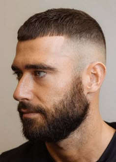 Skin Fade Hairstyle, French Haircut, Top Haircuts For Men, Caesar Haircut, メンズヘア ショート, French Crop, High Skin Fade, Crop Haircut, Crop Hair