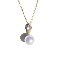 Artemis 14K Gold Diamond Moonstone Baroque Pearl Convertible Pearl Necklace Product measurements:  With baroque pearl   Adjustable 16/18 inch length With round baroque pearl   Adjustable 16/18 inch length Without pearl   Adjustable 16/18 inch length Details: 14K Solid Gold 1 Piece 5 x 7 mm Pear-Cut Moonstone  ｜Blue｜ Eye-Clean Clarity Moonstone CTW: 0.80 Diamond Color-Clarity: G Color ｜ VS Clarity Diamond CTW: 0.04 Freshwater Baroque Pearls Approximately 15 x 25 mm Freshwater Round Baroque Pearls 12-13 mm Moonstone is considered a feminine stone, a lucky charm linked to the tides, the ocean, the earth, inner mothers and children, and the cyclical nature of women. Wearing a moonstone is said to evoke the power of the divine lunar Goddess within you, connecting your soul with the insurmountab Yellow Gold Briolette Pearl Drop Necklace, White Baroque Pearl Necklace With Gemstone, Elegant Pear-shaped Moonstone Jewelry, Gold Moonstone Necklace For Formal Occasions, Formal Gold Moonstone Necklace, Gold Briolette Pearl Necklace With Gemstone, Gold Briolette Gemstone Pearl Necklace, Elegant Moonstone Necklace In Yellow Gold, Elegant Yellow Gold Moonstone Necklace