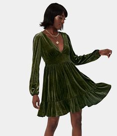 Everyday Deep V Neck Ruffled Hem Velvet Mini Chill Dress Chill Dress, Slip Dress Beach, Green Velvet Dress, Mini Party, Dress Beach, Mini Velvet Dress, Neck Ruffle, Ruched Dress, Beach Dresses