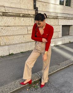 Red Business Casual Outfits, Red Cardigan Outfit Aesthetic, Red And Khaki Outfits, Red Shirt Outfits, Cardigan Outfit Aesthetic, Red Sweater Outfit, Office Outfits Women Casual, Khakis Outfit