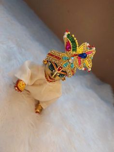 Handwork mukut for laddu gopal.. Krishna Jewellery, Gopal Krishna, Bal Gopal, Krishna, Clothing Items, Crown Jewelry, Accessory Gift, Crown, Electronic Accessories