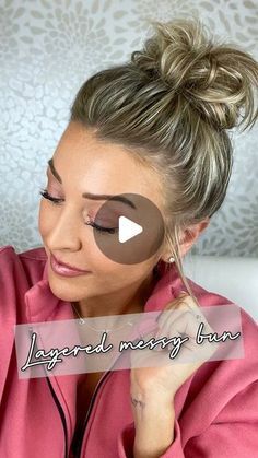 Short Hair Short Layers, Hair Short Layers, Tutorial Chignon, Bun For Short Hair, The Perfect Messy Bun, Messy Bun For Short Hair, Short Hair Updo Tutorial, Sanggul Modern, Perfect Messy Bun