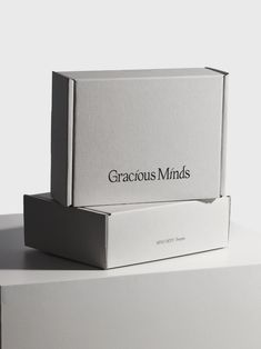 #inkepackaging #sustainablepackaging #mailerbox Minimal Luxury Packaging, Simple Product Design, White Box Design, Satin Packaging, Packaging Design Mockup, Minimal Packaging Design, Mockup Packaging Box, Gray Packaging