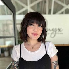 Choppy Bob Hairstyles With Bangs, Tan Skin Blonde Hair, Short Haircuts With Bangs, Choppy Bangs, Choppy Bob Haircuts, Bangs For Women, Edgy Haircuts, Fall Hair Cuts