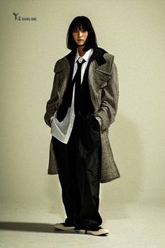 Y’s BANG ON!
AUTUMN / WINTER 2021-22. Y's BANG ON!No.129 Big work-pants Nylon twill. Winter Fit, Chic Outfit, Yohji Yamamoto, Looks Style, Mode Inspiration, Look Cool, Fashion Sense, Fashion Inspo Outfits