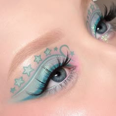 Unique Eyeshadow, Fun Makeup, Cool Makeup Looks, Edgy Makeup, Cute Makeup Looks, Makeup Artistry, Pretty Images