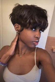 Big Forehead Pixie Haircut, 90s Mushroom Haircut Black Women, Pixie Haircut Mullet, 90s Long Pixie Cut, Mushroom Pixie Cut, Pixie Cut With Bangs Black Women, Short Cut Black Women, Pixie Straight Hair, Mushroom Haircut Black Women