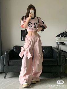 Follow me🐰 Pink Outfits Aesthetic Korean, Pink Tomboy Outfit, Pink Tomboy, Cute Y2k Outfits, Pink Outfits Aesthetic, Soft Feminine Outfits, Preformance Outfits, Women Dresses Classy, Effortlessly Chic Outfits