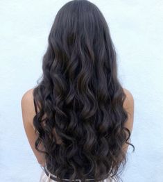 Soft Waves Hair, Black Hair Curls, Curled Hairstyles For Medium Hair, Loose Curls Hairstyles, Long Hair Waves, Light Curls, Bold Hair Color, Beach Wave Hair, Curls For Long Hair