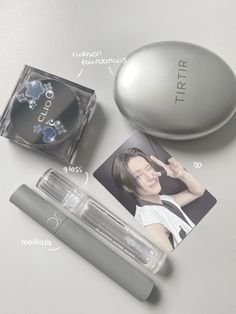 aesthetic makeup kbeauty acubi core gray white wooyoung @yhoaun Althea Core, Acubi Makeup, Acubi Core, Aesthetic Makeup Bag, Easy Korean Words, Pc Photo, Fancy Makeup, K Beauty, Pretty Makeup