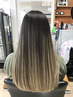 Natural Ombre Hair, Black Hair With Blonde Highlights, Dark Brown Hair Balayage, Color Rubio, Perfect Hair Color, Brunette Hair With Highlights, Gorgeous Hair Color, Brunette Balayage Hair, Brown Hair Balayage