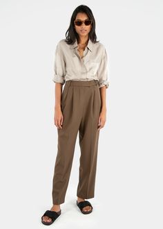 Bea Pleated Suit Pants in Chocolate Pants Blossom Grad School Outfit, Brown Trousers, The Frankie Shop, Suiting Fabric, Frankie Shop, Straight Trousers, Suit Pants, Trouser Suits, Blazer Coat