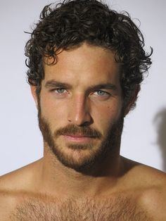 justice Cullen Rutherford, Justice Joslin, Men's Curly Hairstyles, Photographie Portrait Inspiration, Beard Styles For Men, Corte De Cabelo Masculino, Curly Hair Men, Katie Holmes, Hair And Beard Styles