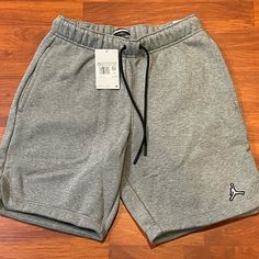 Jordan Essentials Fleece Shorts ‘Grey’ (Size Us Mens Xs). Condition Is New With Tags. Come As Seen In Pictures. Any Questions Send A Message Gray Sporty Bottoms With Comfort Waistband, Sporty Gray Bottoms With Comfort Waistband, Gray Moisture-wicking Bottoms For Loungewear, Gray Casual Gym Bottoms, Gray Comfort Waistband Shorts, Urban Gray Sports Bottoms, Gray Sportswear Shorts With Pockets, Gray Urban Sport Bottoms, Urban Gray Bottoms For Sports