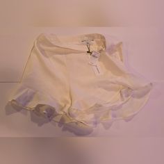 Size 2 Cupcakes And Cashmere Shorts. White. Nwt. Summer Daywear Shorts, Summer Shorts For Daywear, Chic Summer Daywear Shorts, White Ruffled Short Bottoms, Feminine Cream Bottoms For The Beach, White Ruffled Summer Bottoms, Feminine Cream Bottoms For Summer, Feminine Cream Bottoms For Beach, Fitted Feminine White Shorts