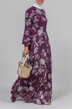 Elevate your everyday style with our Everyday casual modest high neck pleated maxi dress in ditsy floral print. The purple hue adds a touch of luxury to this versatile piece, perfect for any casual occasion. Stay comfortable and chic with its flowy silhouette and intricate pleat detailing. Indulge in the world of modest fashion with our Everyday casual DESIGN high neck pleated maxi dress in ditsy floral print in purple. The delicate pleats and flowy silhouette exude elegance, while the purple hu Purple Floor-length Maxi Dress For Spring, Casual Purple Maxi Dress For Fall, Chic Purple Maxi Dress, Modest Pleated Maxi Dress, Modest Pleated Maxi Dress For Fall, Flowy Purple Maxi Dress For Fall, Casual Purple Floral Print Maxi Dress, Chic Purple Floral Print Maxi Dress, Modest Floral Print Maxi Dress For Fall