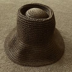 New With Tag Brown Straw Bucket Hat Size Medium/Large Straw Bucket Hat, Madewell Accessories, Hat Sizes, Madewell, Bucket Hat, Straw, Women Accessories, Size Medium, Hats