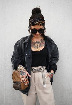 Outfits With Harness Belt, Sammi Jefcoate Style, Edgy Boho Fashion, Outfit Tips, Look Grunge, Louis Vuitton Shop, Looks Black