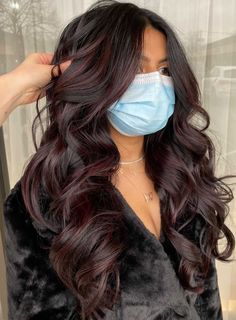 Violet Chocolate Brown Hair, Wine Colored Hair Balayage, Dark Purple Baylage Hair, Dark Brown With Plum Highlights, Dark Brown Hair With Red Highlights Fall, Black Hair Maroon Highlights, Brunette With Cherry Highlights, Dark Hair With Maroon Highlights, Plum Money Piece Hair