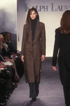 Ines Rivero, Ralph Lauren Runway, Classic Ralph Lauren, Ralph Lauren 90s, Ralph Lauren Fall, 90s Inspired Outfits, 90s Runway Fashion, Women Ralph Lauren, Looks Style