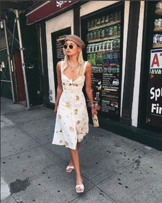 Danielle Bernstein, Cool Summer Outfits, Looks Party, Autumn Clothes, Reformation Dresses, Dress Brands, Spring Summer Fashion, Capsule Wardrobe, Spring Outfits