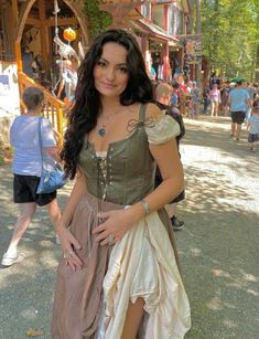 Mary Skinner Outfits, Mary Skinner, Fair Outfit, Ren Faire Outfits, Ren Faire Costume, Scarborough Fair, Outfit Reference, Medieval Festival, Spring Fashions