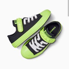 New In The Box. Boys Or Girls Size 2.5 Youth. Converse High-top Skate Shoes With Rubber Sole, Kids Converse Shoes, Black High Top Converse Toddler, Bright Shoes, Kids Converse, Elastic Laces, Neon Color, Converse Shoes, All Star