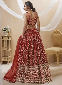 Top 10 Lehenga Choli Trends for 2024 Red Georgette Lehenga, Sangeet Ceremony, Net Lehenga, Short Blouses, Trends For 2024, Fabric Red, Asian Bridal