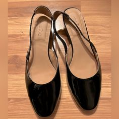 Cute Black Patent Leather Shoes With Slingback Strap, 1” Wooden Block Heel, Leather Upper, Balance Manmade Material. Black Patent Leather Shoes, Size 11 Heels, Patent Leather Shoes, Shoes Color, Black Patent Leather, Cute Black, Leather Shoes, Me Too Shoes, Shoes Women Heels