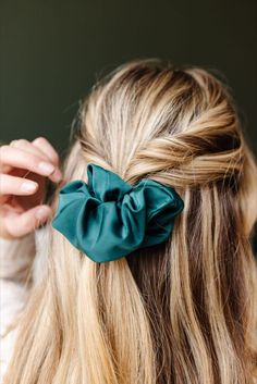 Ok so this oversized luxe scrunchie is kinda the best thing in the whole world. It’s the prettiest dark green color for the holidays. The luxe material is literally so yummy and perfect and the size is between our usual oversize and jumbo size so it’s literally just right. We are all completely in love with it and you neeeeed to snatch one asap. Dark Green Color, So Yummy, Deck The Halls, Holiday Cheer, Scrunchies, Green Color, Green Colors, Dark Green, Holidays