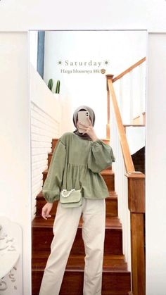 Celana Khaki, Ootd Simple, Hijab Inspiration, Muslim Fashion Hijab Outfits, Style Hijab