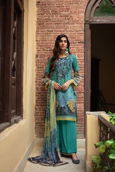 Rang Rasiya Blueberry Zoya Linen Hand Embellished 2021 Pakistani Clothes Online, Pakistani Designer Suits, Pakistani Lawn Suits, Lawn Shirts, Ladies Clothing, Lawn Suits, Dyed Linen, Linen Suit, Pakistani Designers