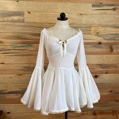 Cotton vintage style babydoll with large bell sleeves with lace and ribbon trim. Jason Dilaurentis, Estilo Hippie, Vestidos Vintage, Mode Ootd, Bell Sleeve Dress, 가을 패션, Visual Kei, Looks Vintage, Mode Outfits