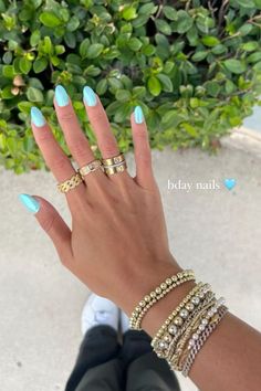 Blue summer nails! B-day Nails! Nail Colors That Look Good On Tan Skin, Turquoise And Blue Nails, Summer Nails Inspo 2024 Blue, Blue Nail Inspo Summer, Nail Inspired Summer, Summer Nails No Design, Tropical Blue Nails, Ocean Blue Nails Summer, Nail Designs Birthday Ideas