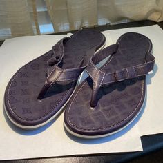 Louis Vuitton Purple Monogram Rubber Sandals Louis Vuitton Dark Purple Monogram Rubber Thong Sandals Size 39 -8.5. 10” Long From Tip To Tip. 0.5” Thickness. Great For The Spa Or The Beach Or Simply Coz It's Summer. Shoes Louis Vuitton, Beach Spa, Rubber Sandals, The Spa, Louis Vuitton Shoes, Thong Sandals, Dark Purple, Flip Flop Sandals, Women's Shoes Sandals