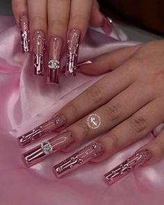 Silver And Pink Nails, Chrome Pink Nails, 21st Birthday Nails, Nail Designs Bling, Chrome Pink, Hoco Nails, Pink Chrome Nails, Chrome Nails Designs, Fall Gel Nails