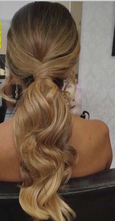 Messy Ponytail Hairstyles, Fancy Ponytail, Pony Hairstyles, Formal Hairstyles For Long Hair, Wavy Ponytail, Simple Prom Hair, Messy Ponytail, Ball Hairstyles