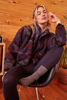 The perfect layer from studio to streetwear, this fleece jacket features a button-down front with cool zippered pocket detail in a slouchy silhouette. * Elastic cuffed sleeves* Snap buttons Crunchy Vibes, Adventure Clothes, Granola Fits, Outdoorsy Style, Cowgirl Jeans, Free People Activewear, Cozy Pajamas, Mountain Travel