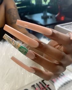 Nails & More By Ken 💅🏾 on Instagram: “WHATS THIS PU**Y TALK? Let’s talk about ittttttttttt book: EXTENDO w/ 1-2 designs #htx #nails #nailsofinstagram #houstonhairstylist…” Curved Nails, Long Acrylic Nail Designs, Claw Nails, Girls Nails, Fire Nails, Bling Nails