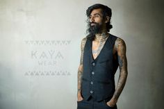 This handmade vest is made of cotton. The special combination of threads and the classic cut give the jacket something chic and casual at the same time. On the front there are three practical pockets and a row of wooden buttons with brass edging. On the back the vest can be individually adjusted using two practical buckles. Also available with a large hood  https://www.etsy.com/de/listing/971253447/weste-schwarz-braun-baumwolle-boho?click_key=7c57c6e78644c36a85206bfe244f1017875337bc%3A971253447&click_sum=cb127ffd&ref=shop_home_active_27&frs=1&crt=1 Dimensions M Chest circumference 100 cm Total length 62 cm L Chest circumference 106 cm Total length 64 cm XL Chest circumference 110 cm Total length 65 cm  Material  100% cotton How and Where All our items are handmade in Nepal and India. Every Black Cotton Vest With Buttons, Fitted Cotton Nehru Jacket With Pockets, Handmade Vest, Wooden Buttons, Vest Outfits, Black And Brown, Gender Neutral, Art Collection, Bathing Beauties