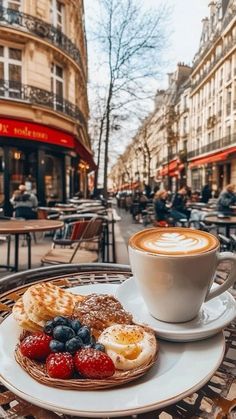 Paige Halliwell, Brunch Cafe, French Breakfast, Cosy Kitchen, Coffee Shop Aesthetic, French Coffee, Shop Aesthetic, Wine Desserts, Pretty Drinks