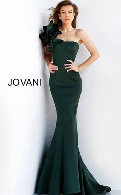 Pageant Wardrobe, One Shoulder Evening Gown, Trumpet Evening Dress, Red Bridesmaid, Robes Glamour, Green Formal Dresses, Formal Evening Wear, Long Gowns, Event Dress