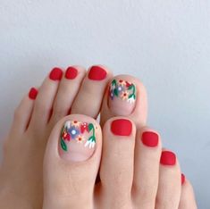 Easy Classy Nail Art, Simple Summer Pedicure Ideas, Ultra Short Nails, Korean Pedicure Nail Art, Korean Pedicure Ideas, Red And Pink Nails Short, Nails Foot Summer, Nail Foot Design, Nail Art Aesthetic Red