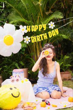 Birthday Concept, Picnic Photography, Cute Birthday Pictures, Japanese Photography, Photo Birthday, Just Cakes, Birthday Pictures, Instagram Creative, Photo Pose