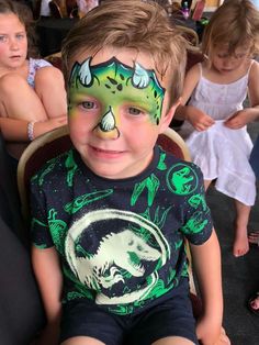 Dinasour Makeup Halloween, Triceratops Face Paint, Boy Face Painting Ideas, Dino Face Paint Easy, Dinosaur Face Paint Easy, Boys Face Painting Ideas, Face Painting Boys, Dino Face Paint, Boys Face Paint